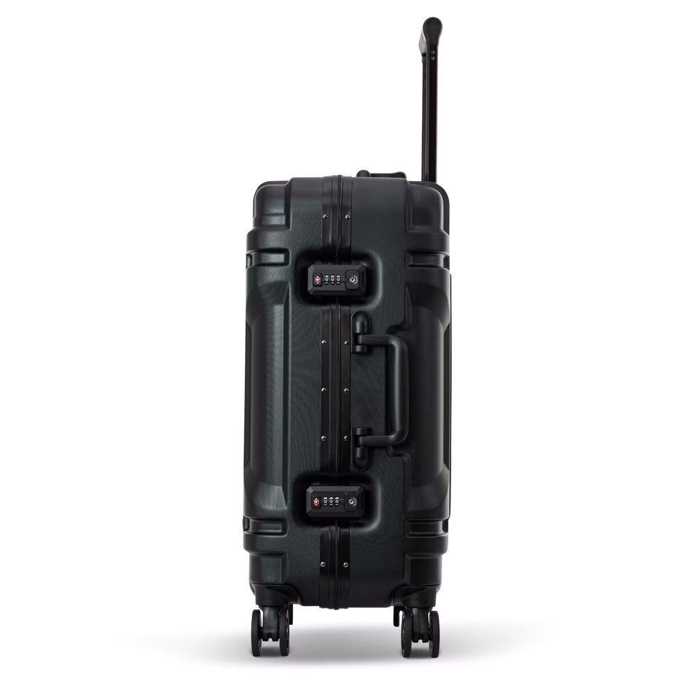 Predator Robust Luggage 22インチ