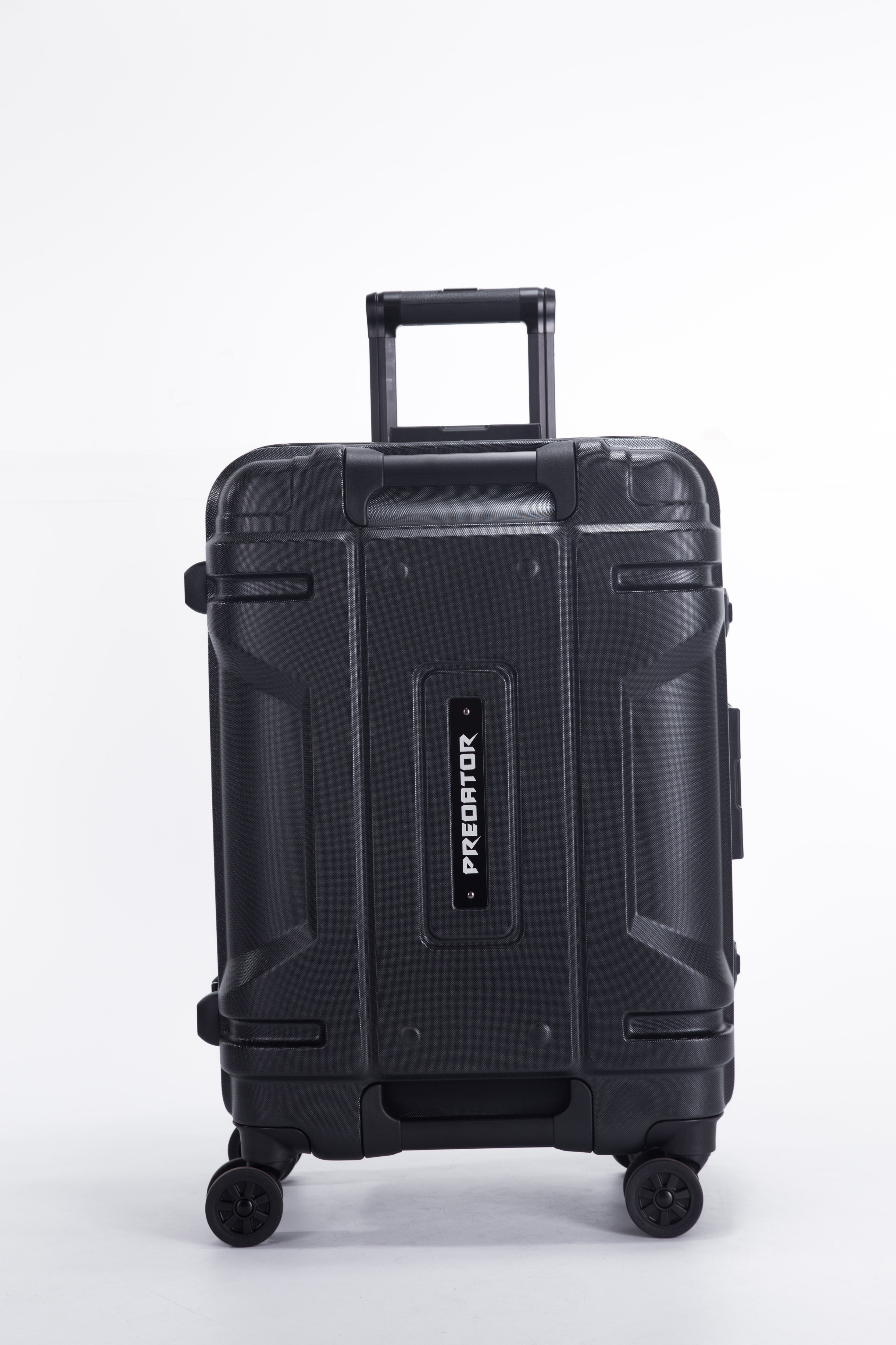 Predator Robust Luggage 22インチ – Whizz Plus